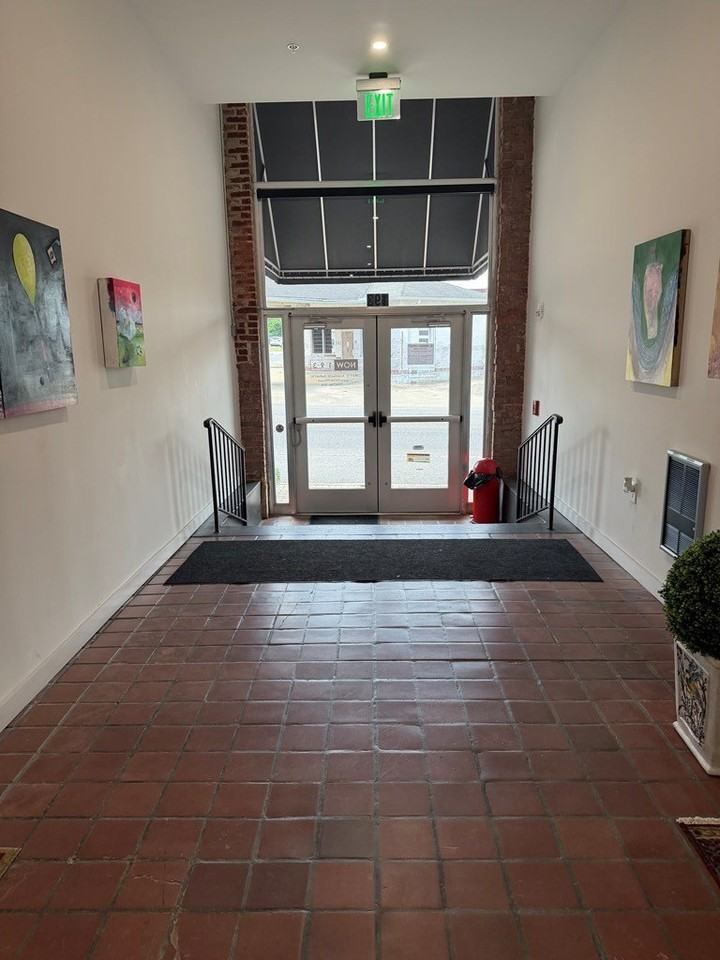 193 S Saint Andrews St - Photo 6 of 14