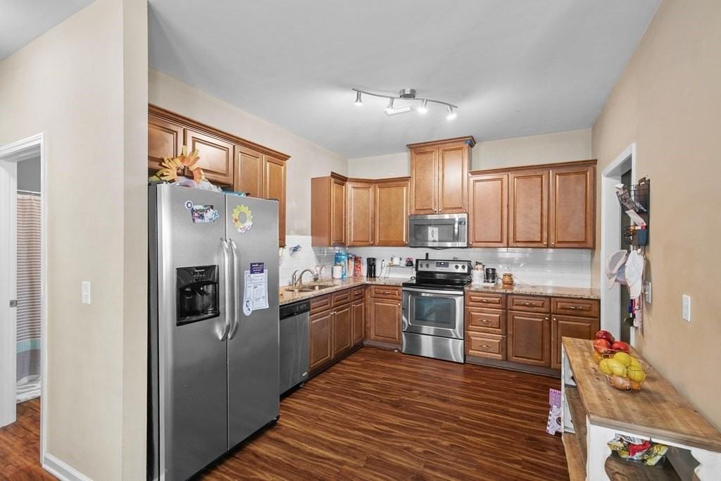 121 Heyward Dr - Photo 3 of 7