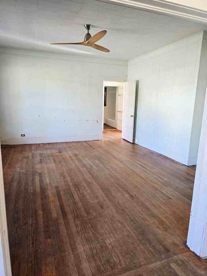 566 Newton Ave - Photo 5 of 17