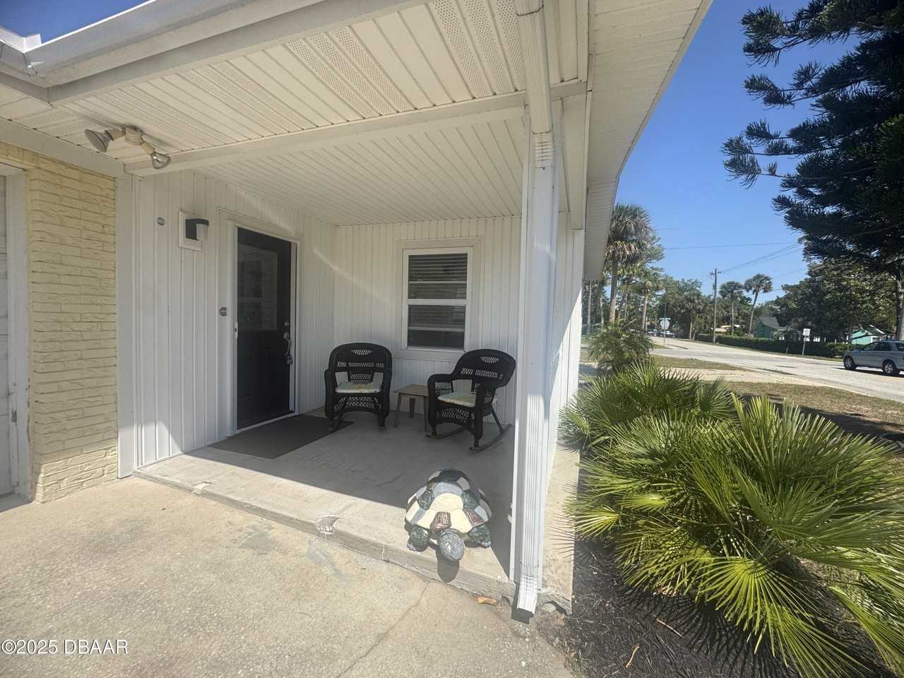 302 Fox Pl - Photo 2 of 21