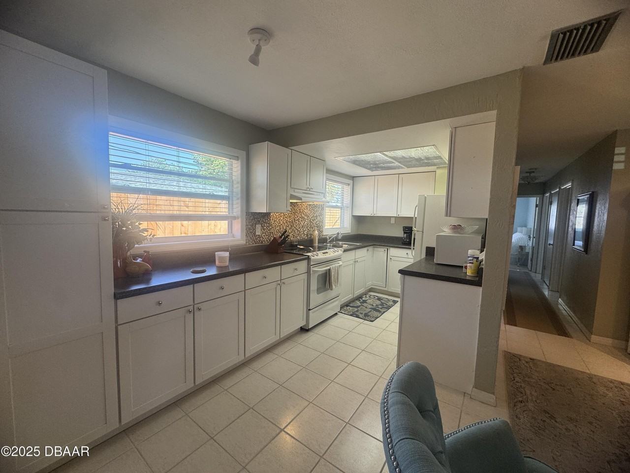 302 Fox Pl - Photo 5 of 21