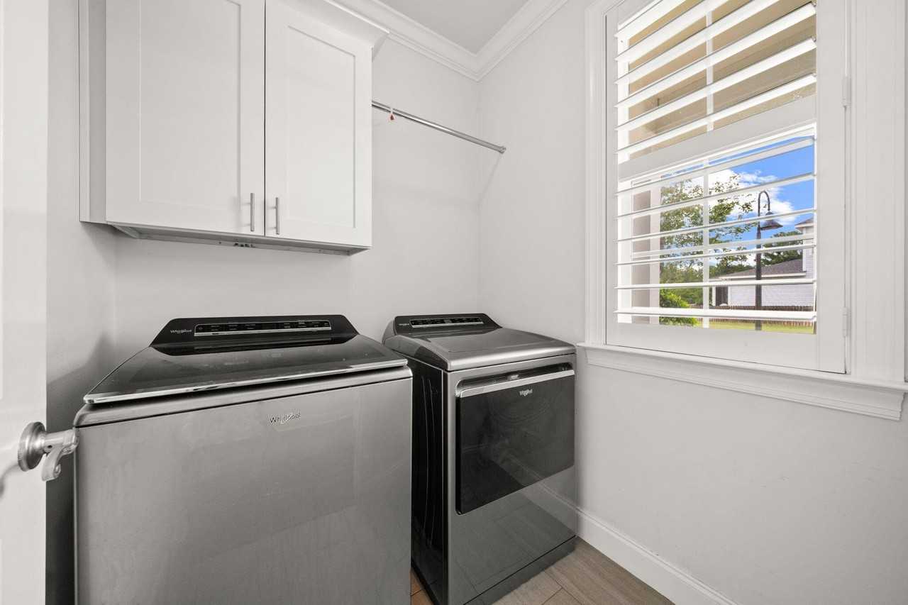 52 Chapman St - Photo 6 of 47