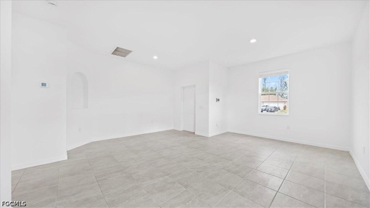 2928 Nw 27th St - Photo 7 of 30