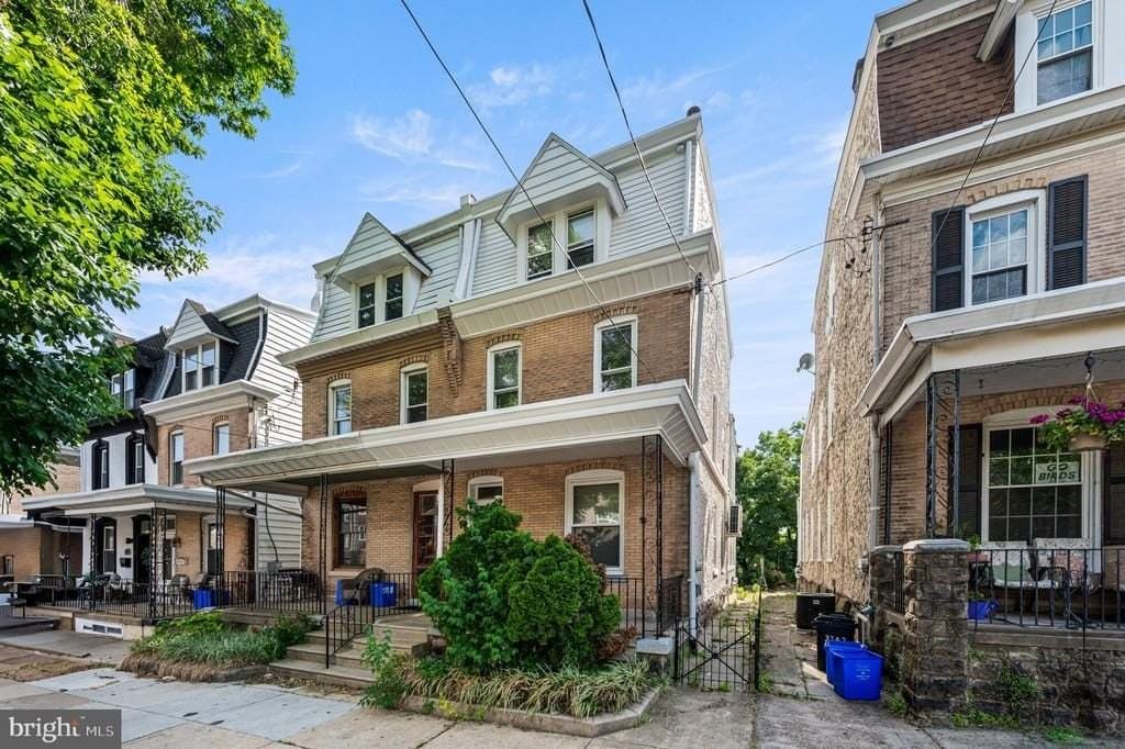 3740 Manayunk Ave - Photo 2 of 32