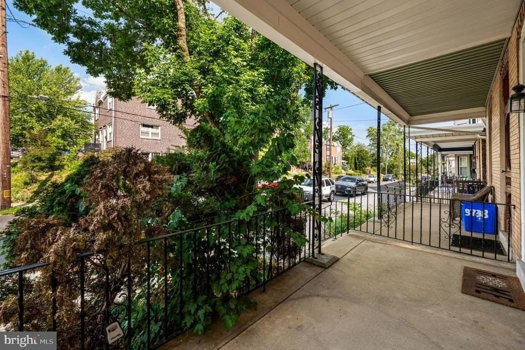 3740 Manayunk Ave - Photo 3 of 32