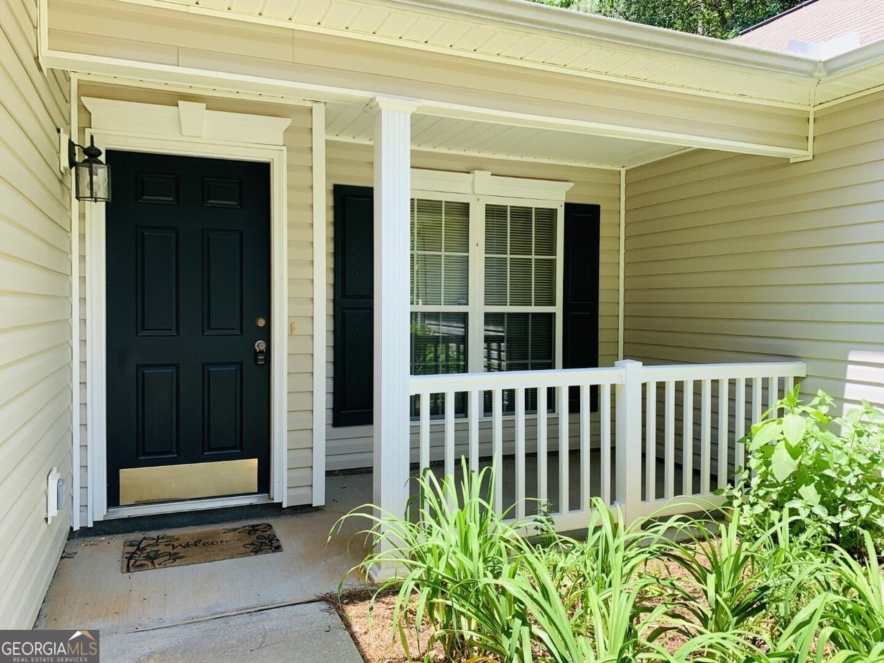 108 Philmont Ct - Photo 3 of 32