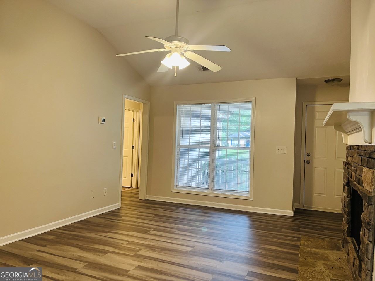 108 Philmont Ct - Photo 6 of 32