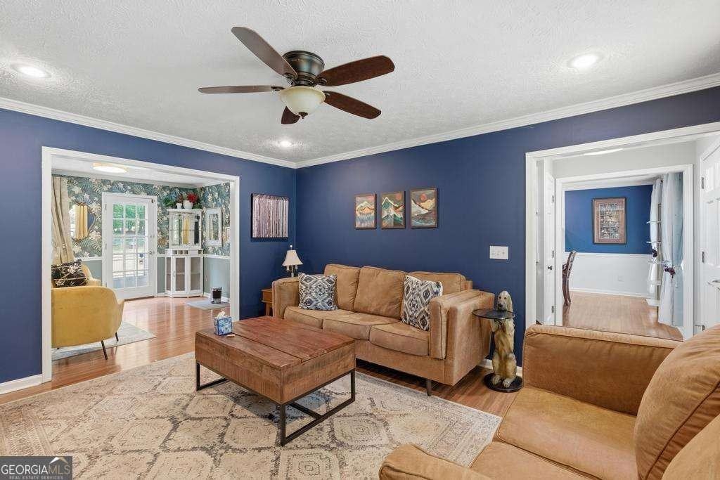 109 Bowfin Bay - Photo 5 of 42