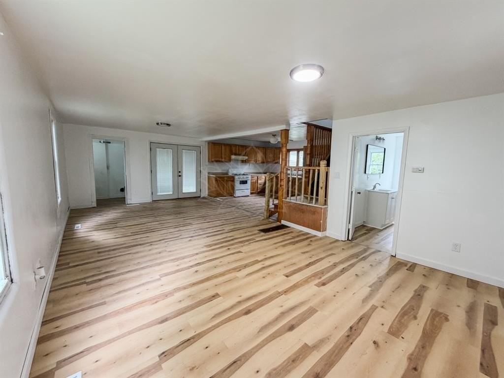 8 Temple St - Photo 2 of 8