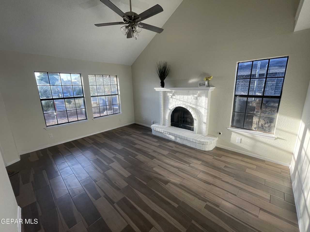 1574 Rebecca Ann Dr - Photo 5 of 38