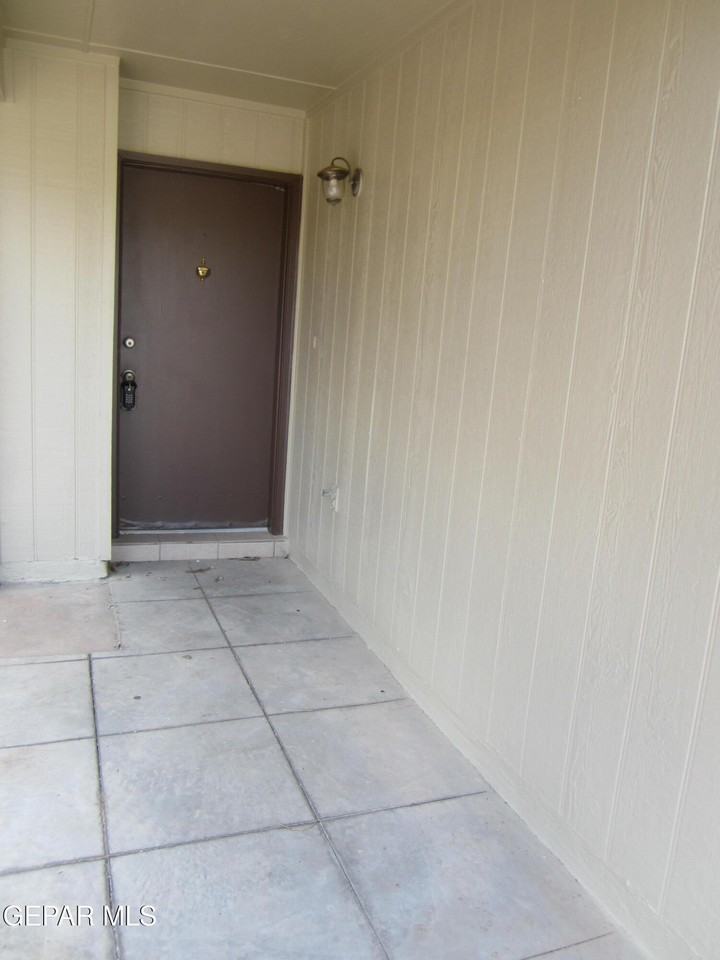 538 Olmeca Dr - Photo 4 of 45