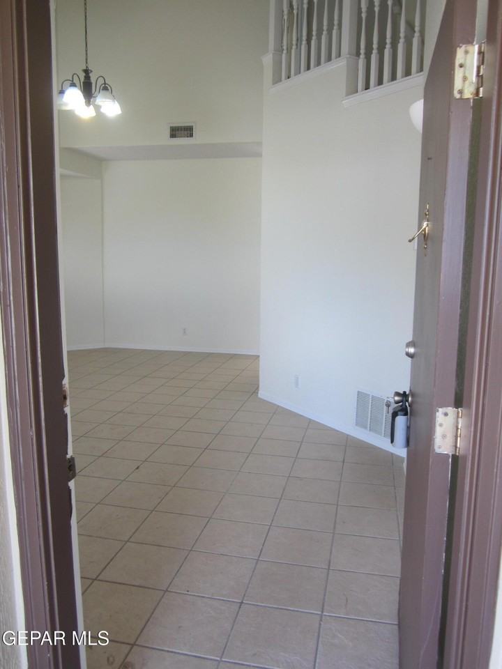 538 Olmeca Dr - Photo 5 of 45