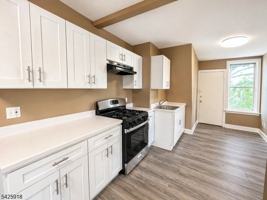 featured image of 33 Richelieu Ter #3
