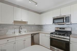 featured image of 1636 King Ct