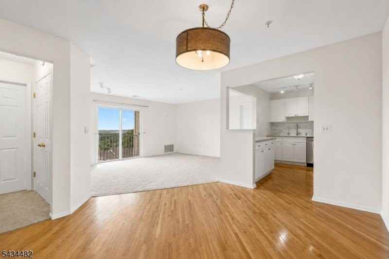 1636 King Ct - Photo 4 of 22