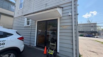 featured image of 513 Morris Ave #1