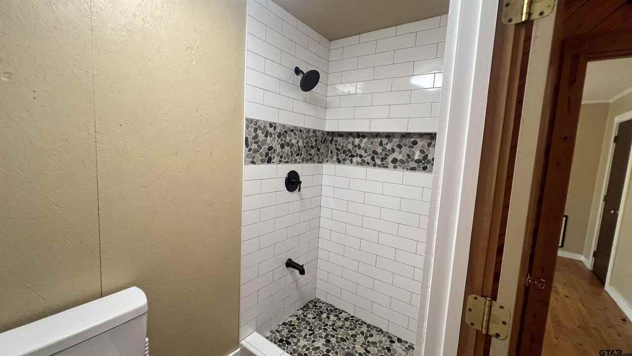 22712 Creekwood Dr - Photo 6 of 13