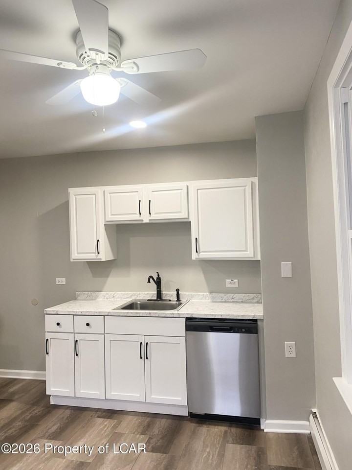 98 W Walnut St - Photo 2 of 38