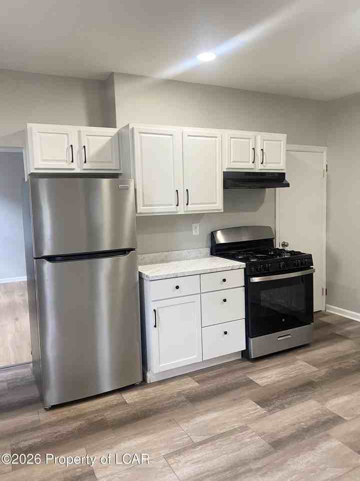 98 W Walnut St - Photo 5 of 38