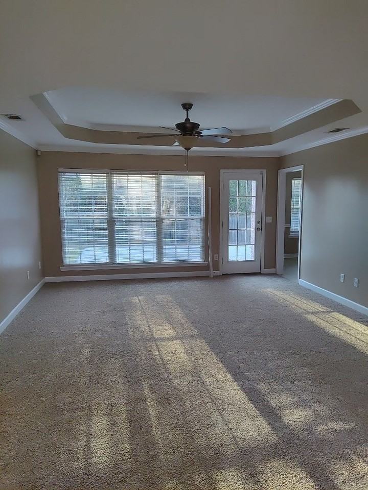 203 Augusta Way - Photo 2 of 14