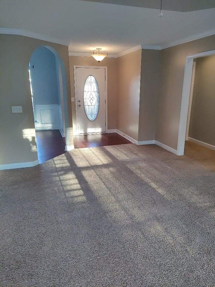 203 Augusta Way - Photo 3 of 14