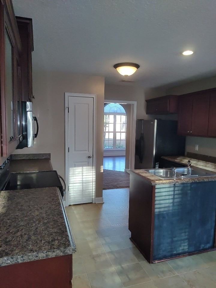 203 Augusta Way - Photo 6 of 14