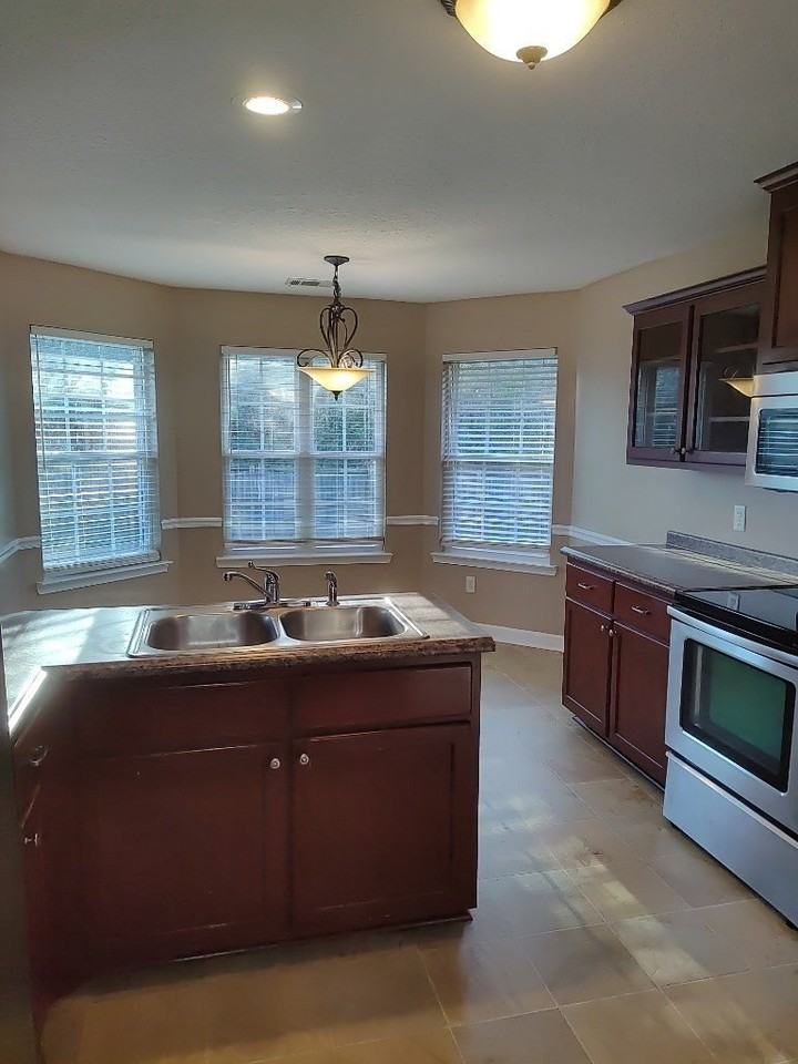 203 Augusta Way - Photo 7 of 14