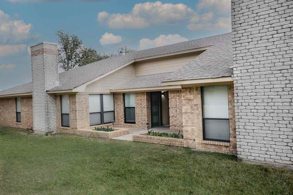 300 Lila Ln - Photo 2 of 37