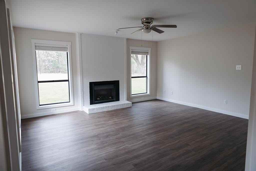 300 Lila Ln - Photo 4 of 37