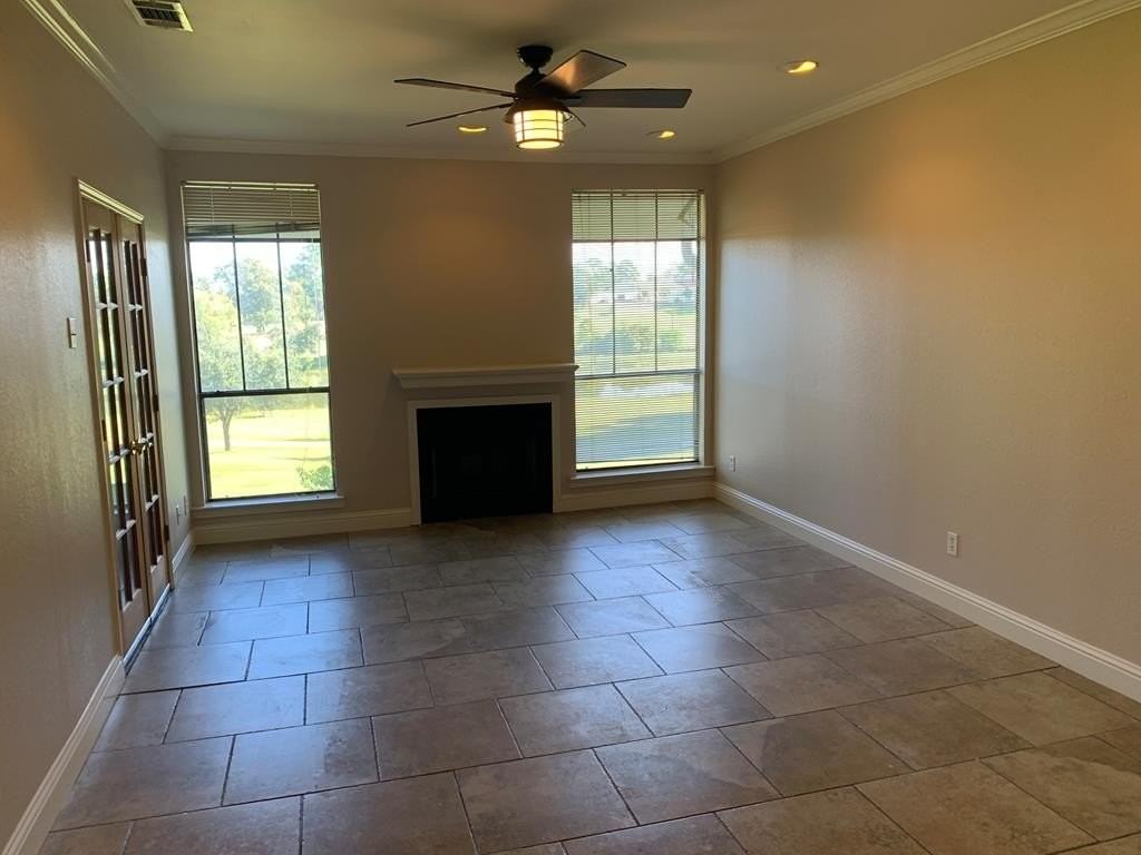 801 Country Club Cir - Photo 4 of 14