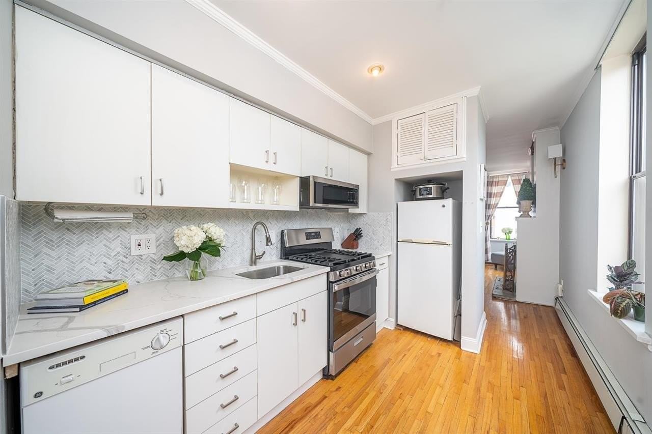 132 Madison St #2R - Photo 7 of 13