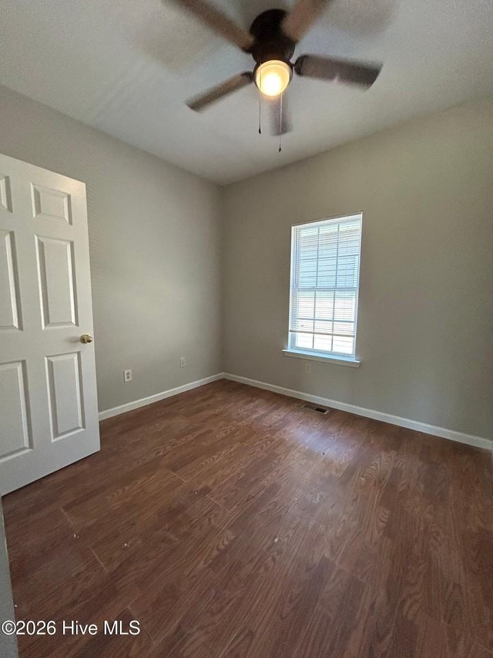 433 Evans St - Photo 7 of 13