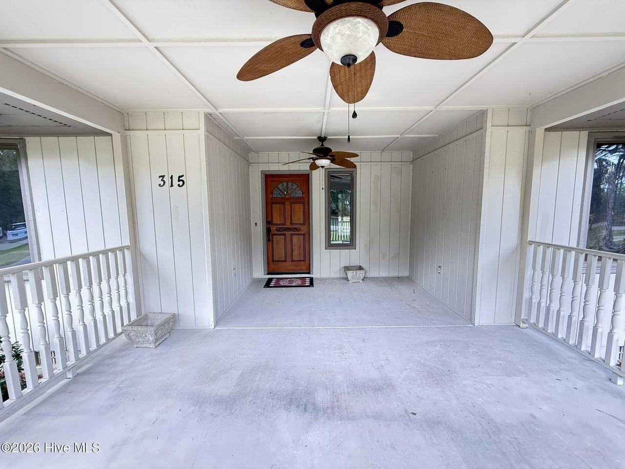315 W Craven Ave - Photo 7 of 35