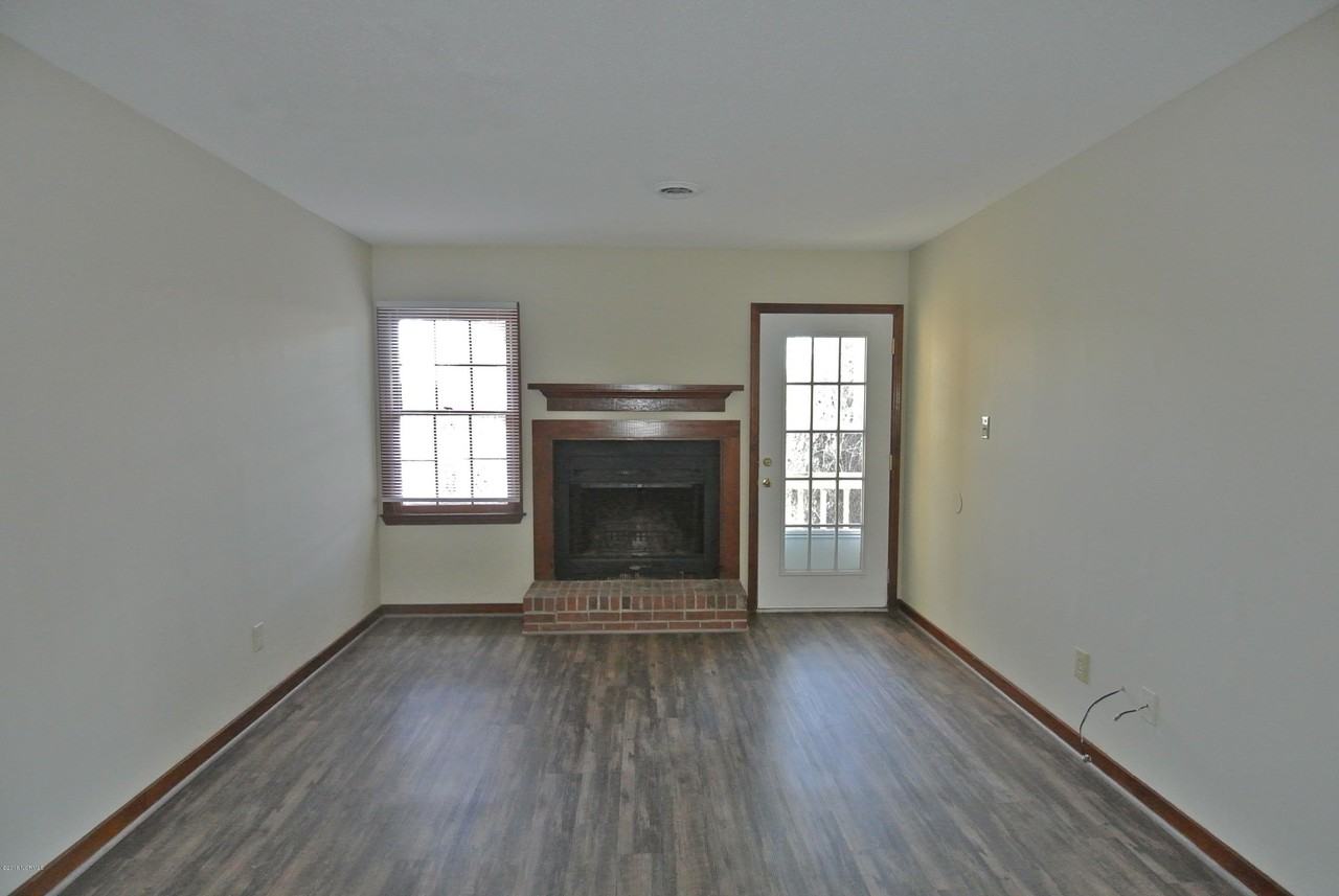 1106 Karen Dr #C - Photo 4 of 13
