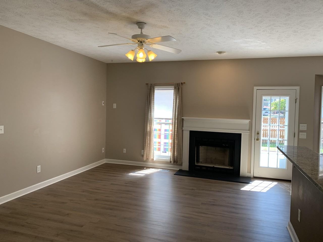 1455 Longleaf Dr E - Photo 3 of 15