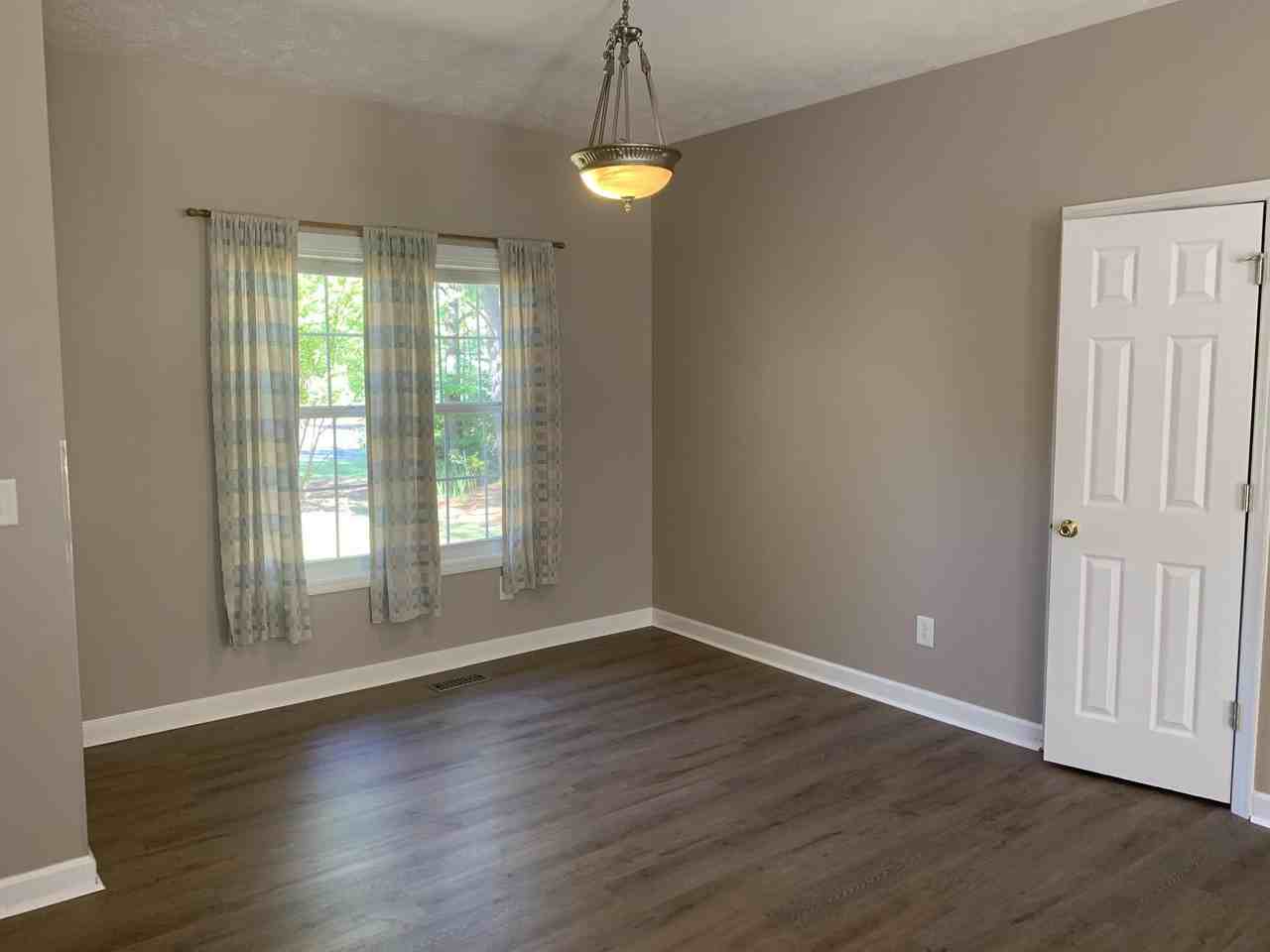 1455 Longleaf Dr E - Photo 4 of 15