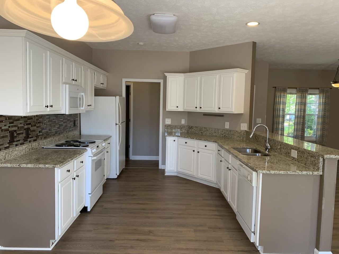 1455 Longleaf Dr E - Photo 6 of 15