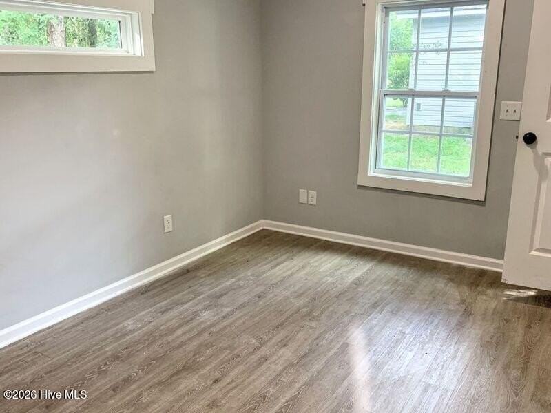 219 Charter Dr - Photo 3 of 14