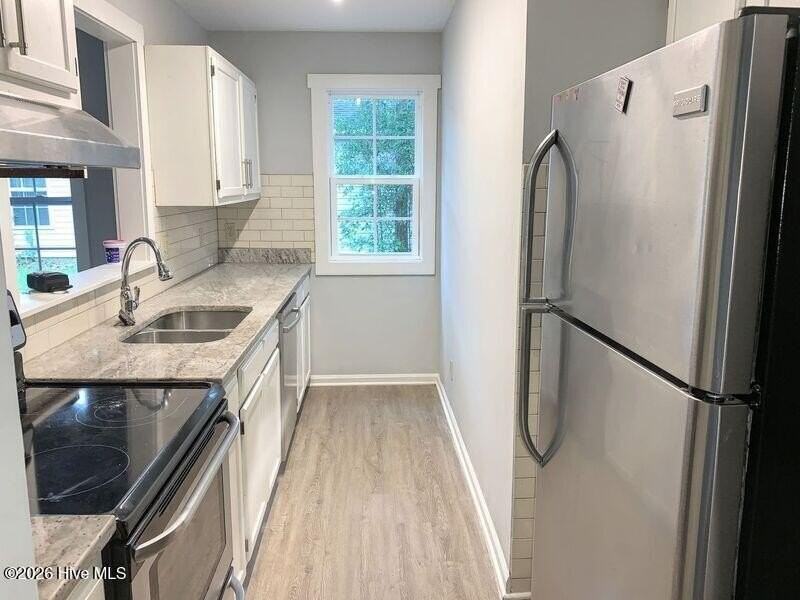 219 Charter Dr - Photo 4 of 14