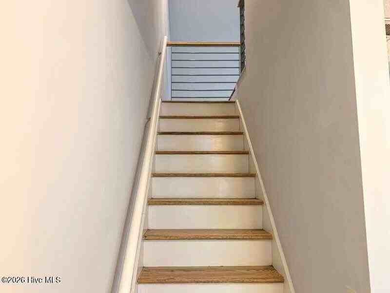 219 Charter Dr - Photo 7 of 14