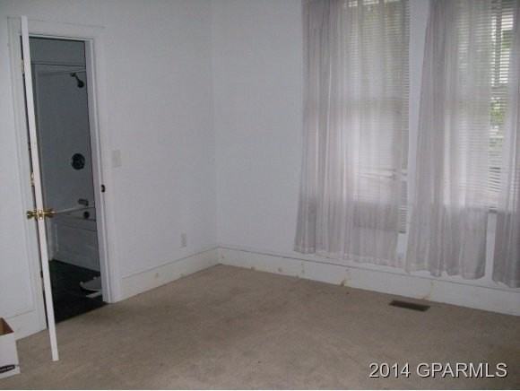 403 S Summit St #AB - Photo 3 of 6