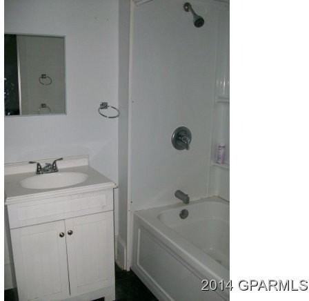 403 S Summit St #AB - Photo 4 of 6