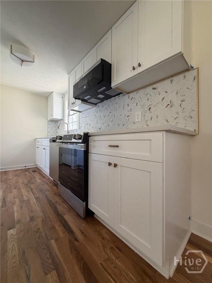 49 Nancy Dr - Photo 2 of 11