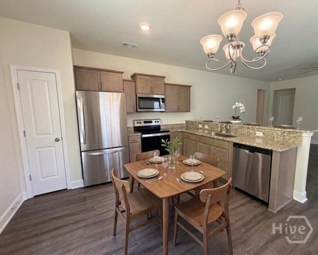 712 Mill Creek Cir - Photo 3 of 15