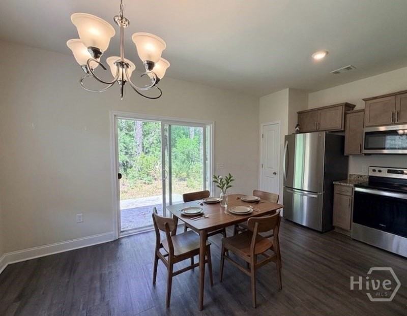 712 Mill Creek Cir - Photo 4 of 15