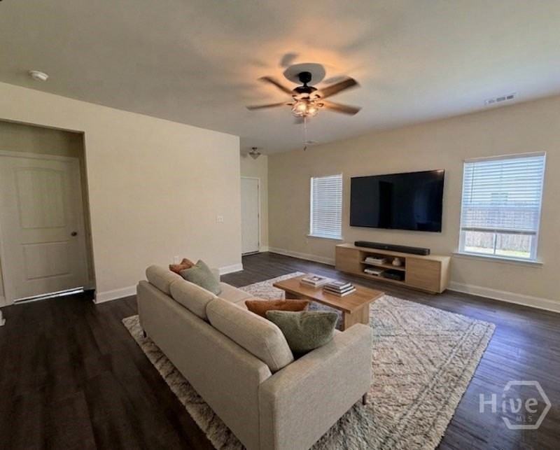 712 Mill Creek Cir - Photo 5 of 15
