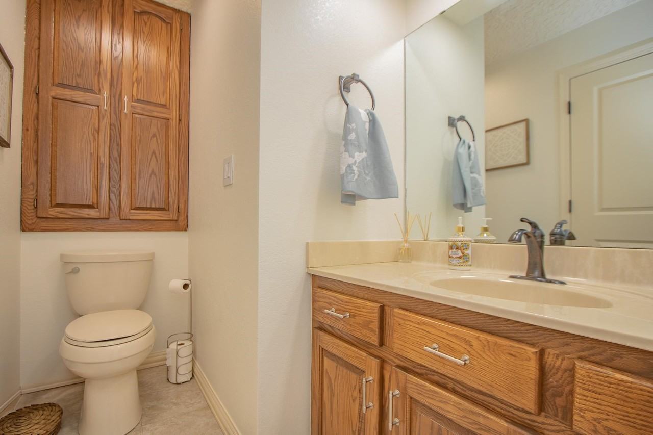 15801 Furman Rd - Photo 7 of 46