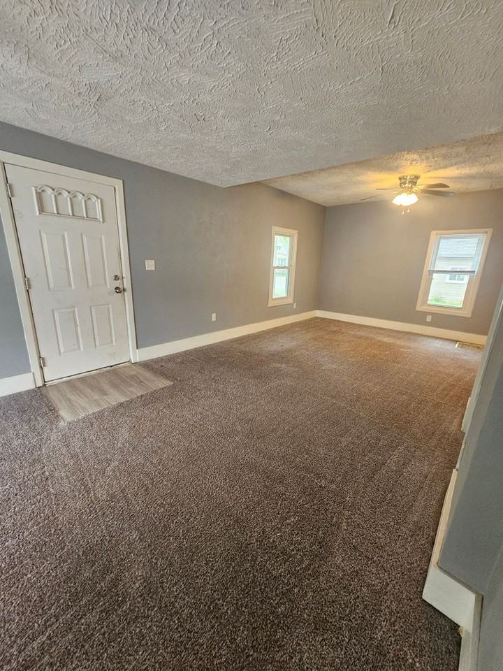 614 51st St - Photo 2 of 12