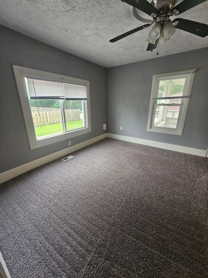 614 51st St - Photo 3 of 12
