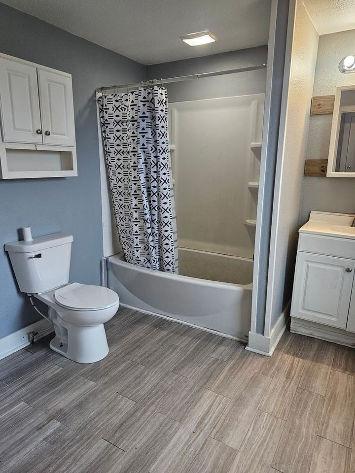 614 51st St - Photo 6 of 12